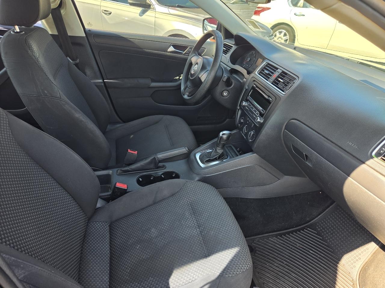 Volkswagen Jetta S 2012