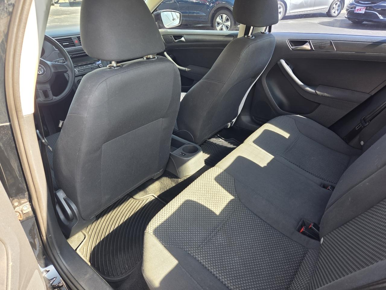 Volkswagen Jetta S 2012
