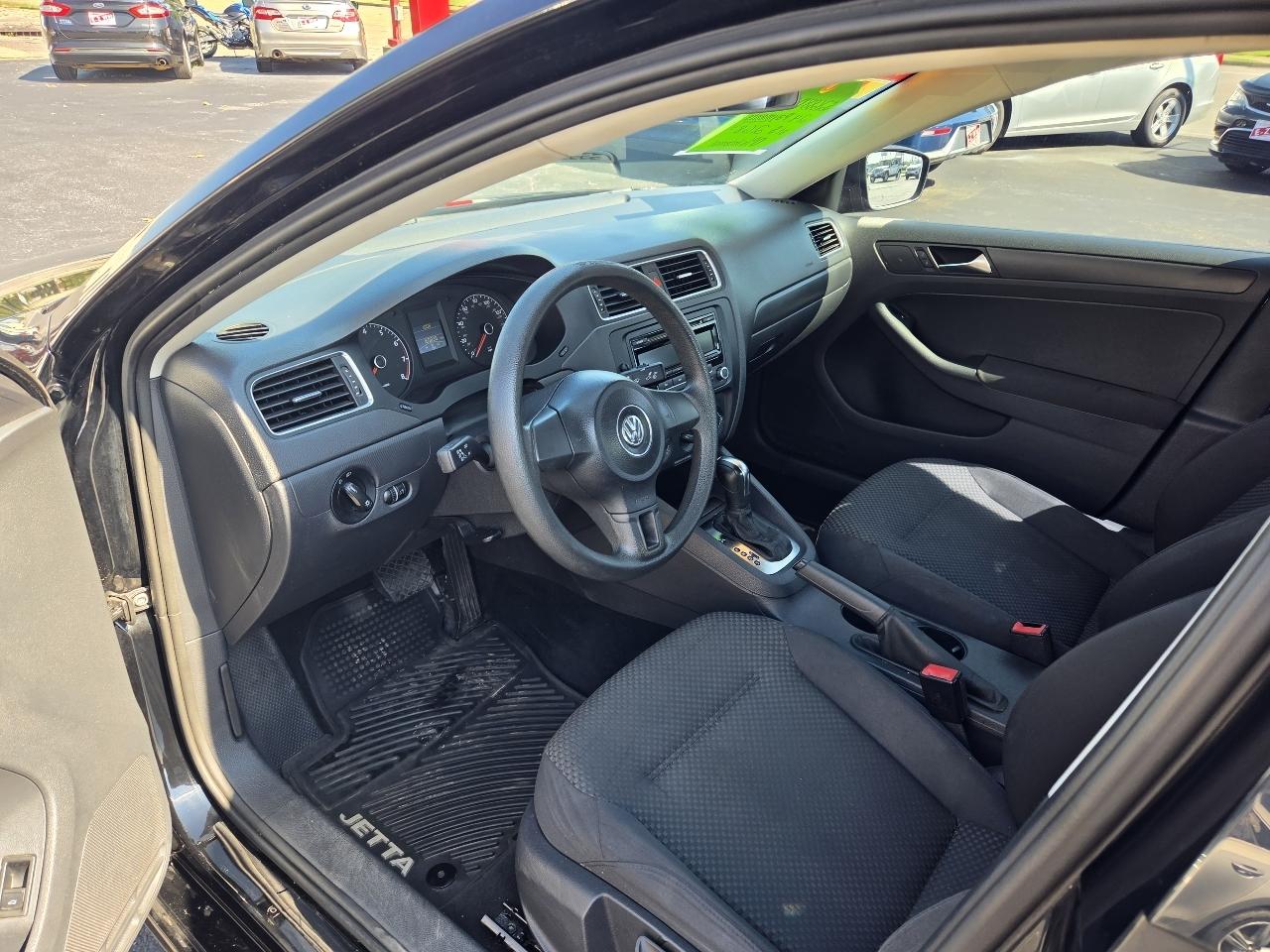 Volkswagen Jetta S 2012