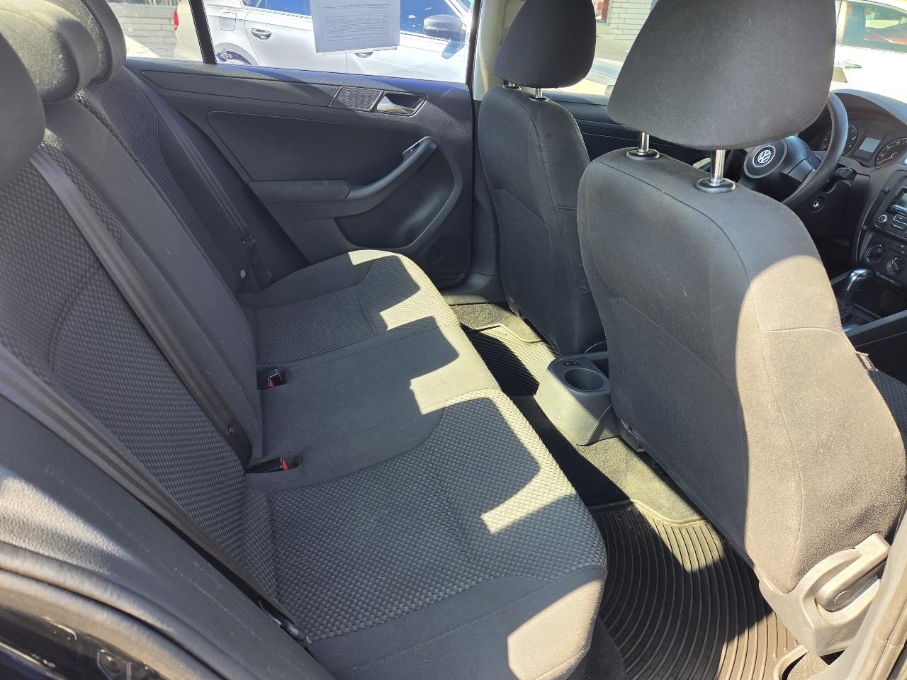 Volkswagen Jetta S 2012