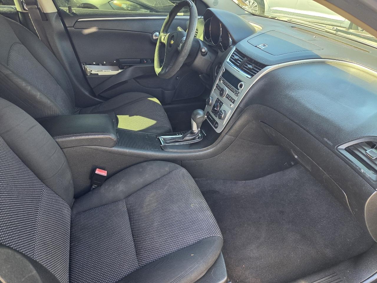 Chevrolet Malibu 1LT 2011