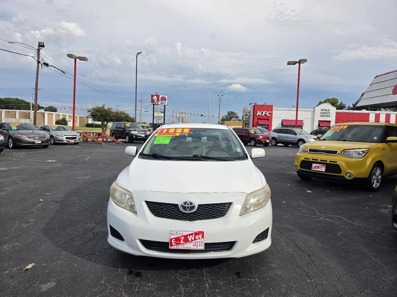 Toyota Corolla Base 5-Speed MT 2010