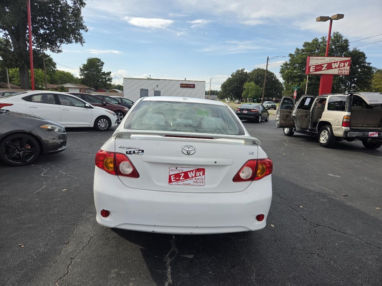 Toyota Corolla Base 5-Speed MT 2010