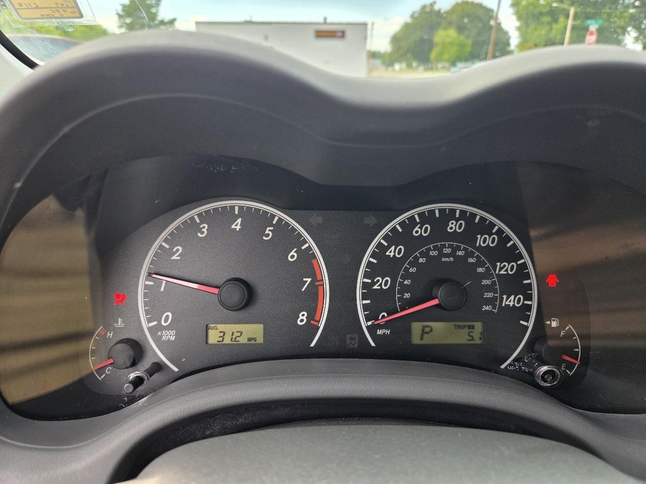 Toyota Corolla Base 5-Speed MT 2010