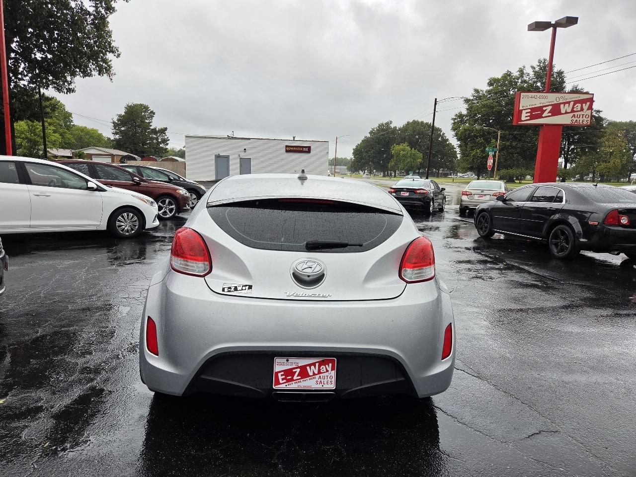 Hyundai Veloster Base 6MT 2017