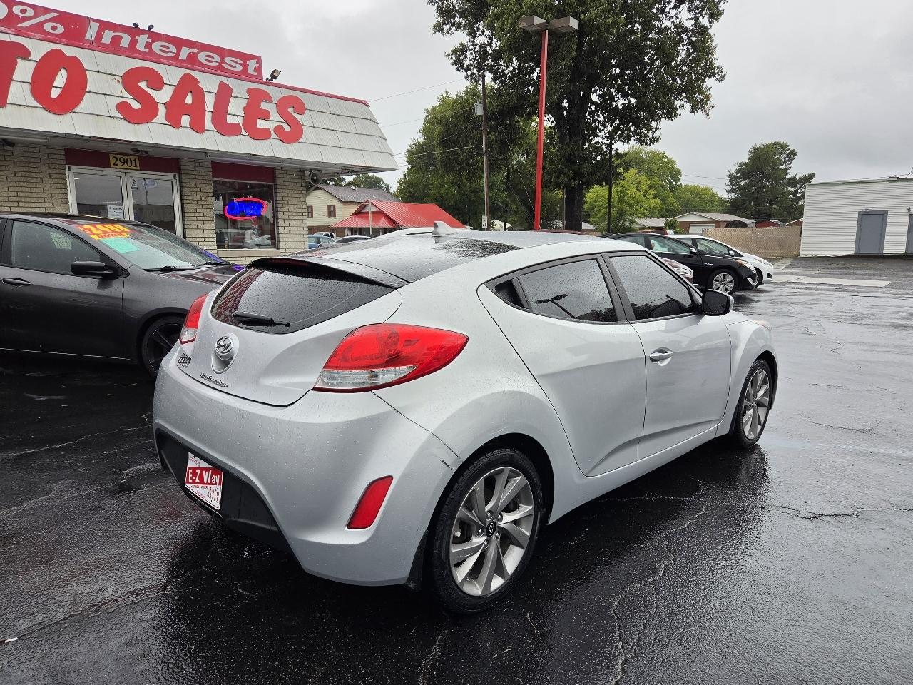 Hyundai Veloster Base 6MT 2017