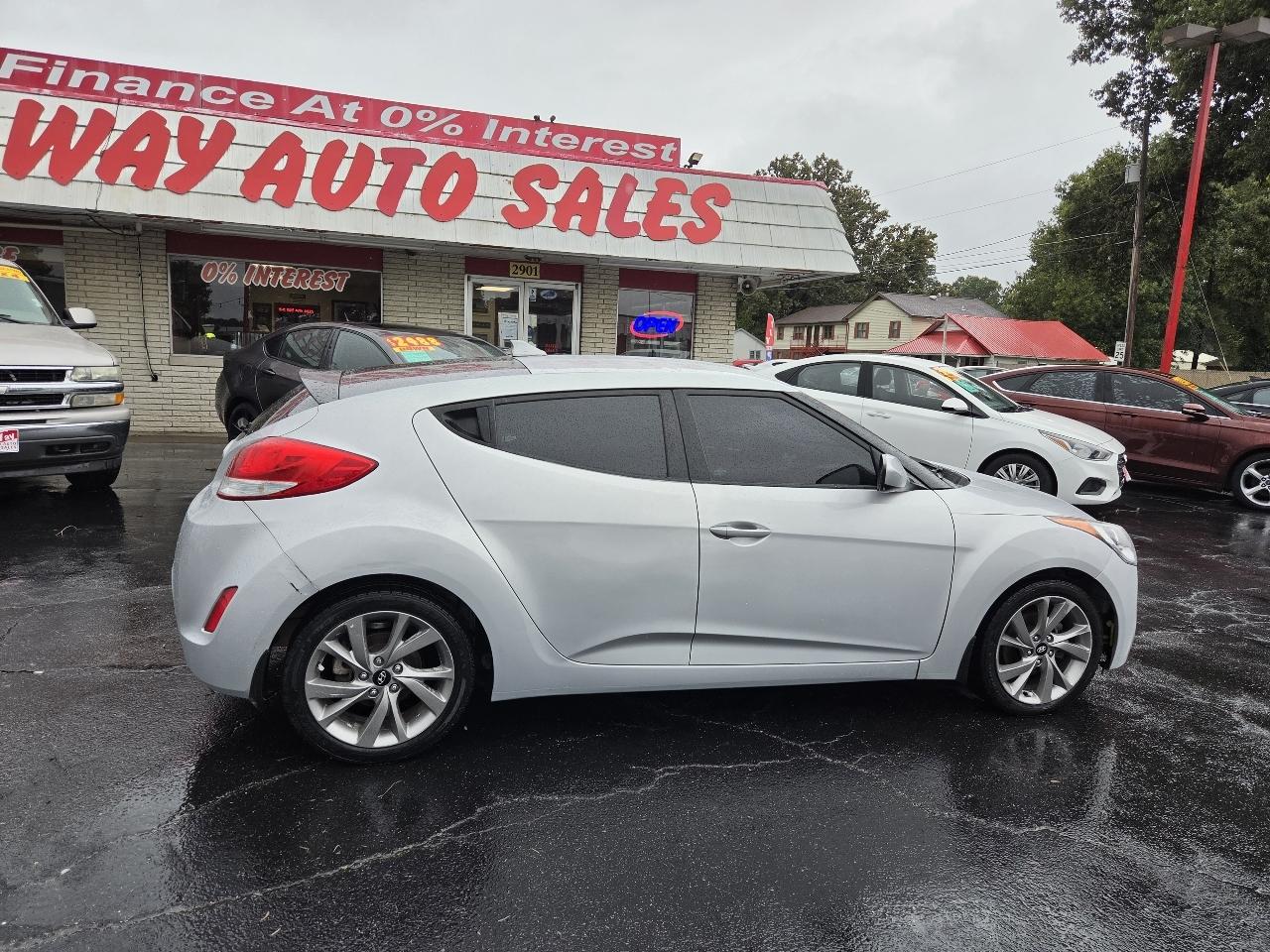 Hyundai Veloster Base 6MT 2017