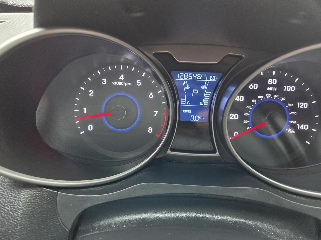 Hyundai Veloster Base 6MT 2017