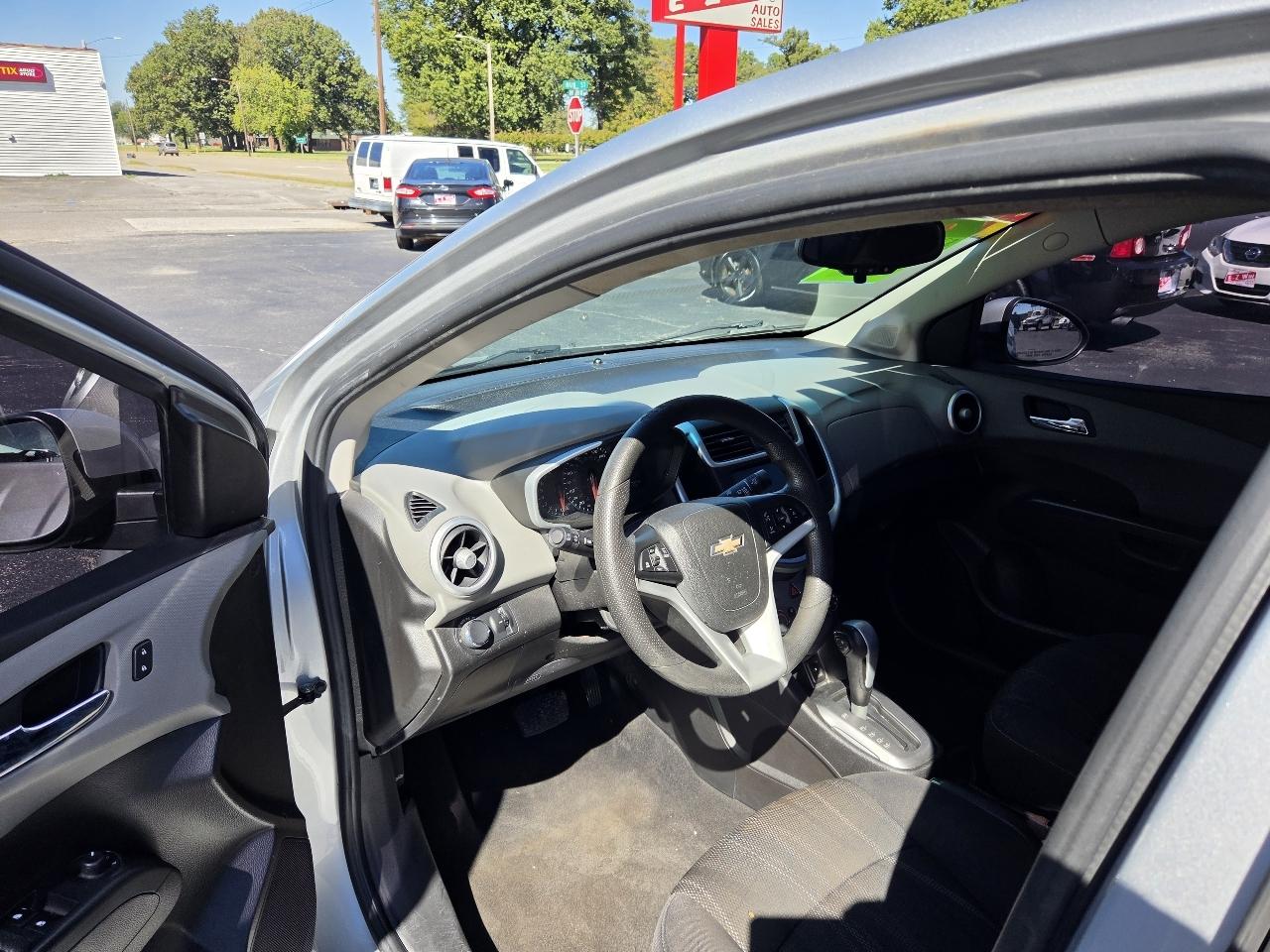 Chevrolet Sonic LT Auto Sedan 2017