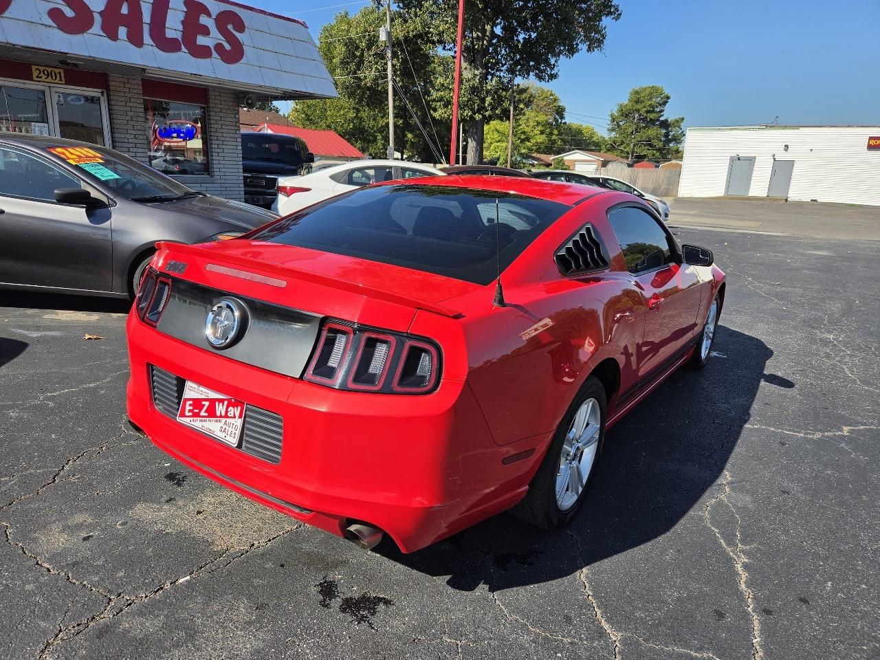 Ford Mustang V6 Coupe 2013