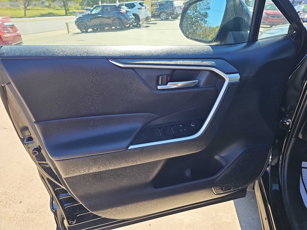 Toyota RAV4 XLE AWD (Natl) 2024