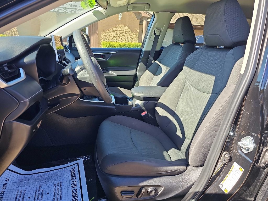 Toyota RAV4 XLE AWD (Natl) 2024