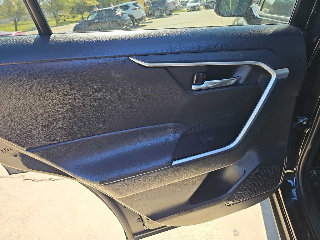 Toyota RAV4 XLE AWD (Natl) 2024