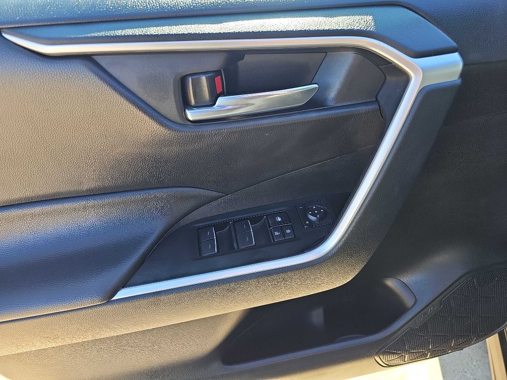 Toyota RAV4 XLE AWD (Natl) 2024