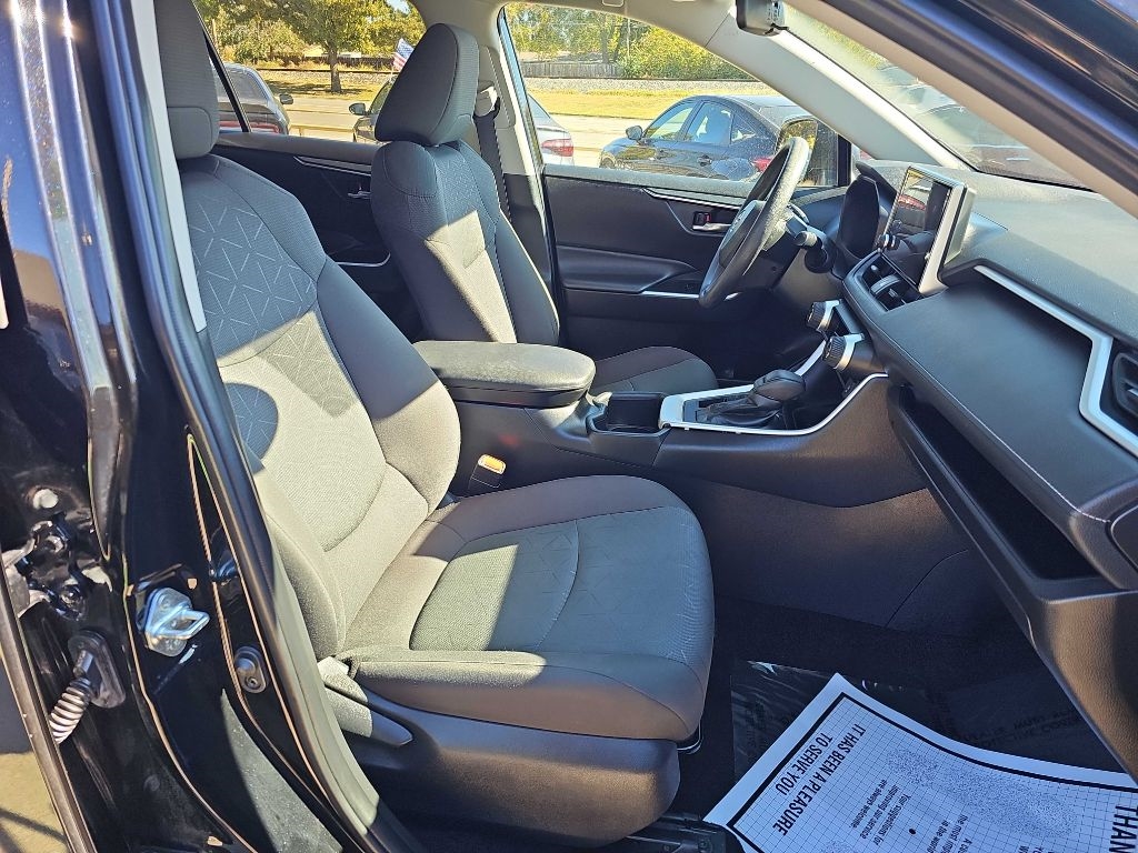 Toyota RAV4 XLE AWD (Natl) 2024