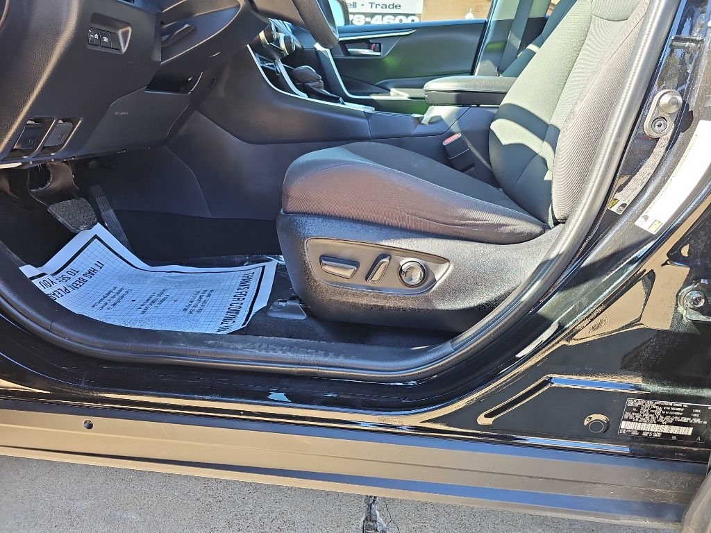 Toyota RAV4 XLE AWD (Natl) 2024