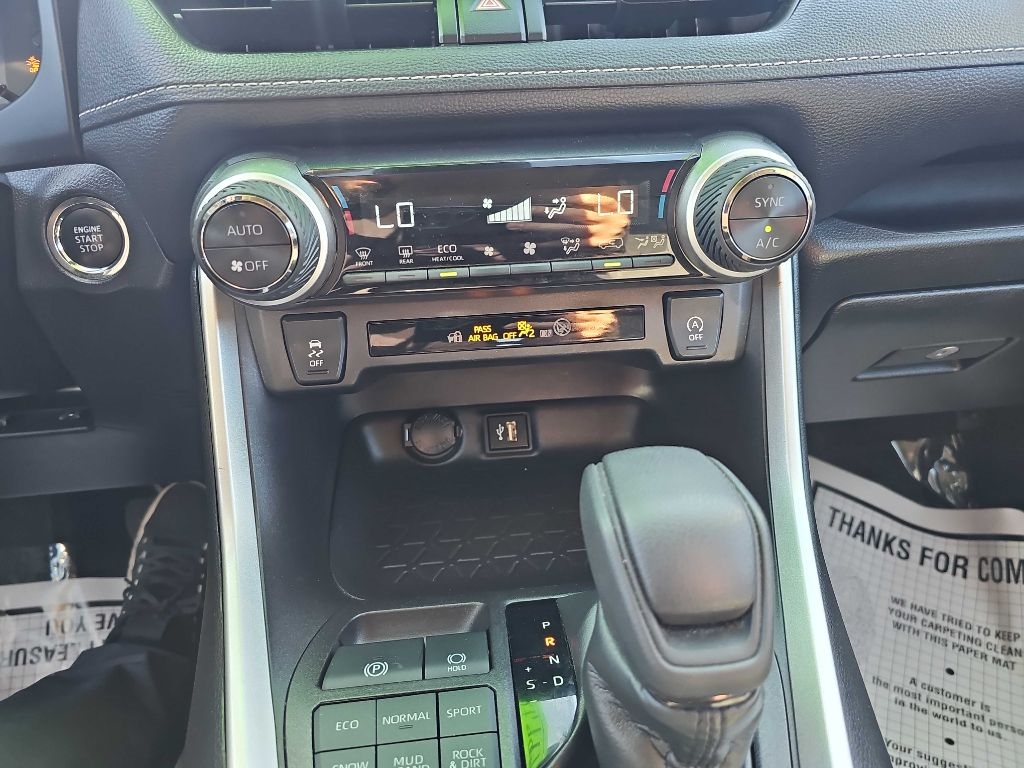 Toyota RAV4 XLE AWD (Natl) 2024