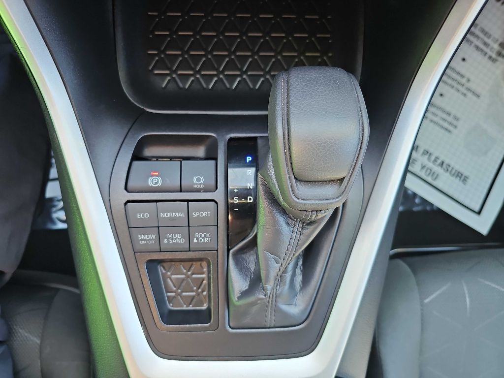 Toyota RAV4 XLE AWD (Natl) 2024