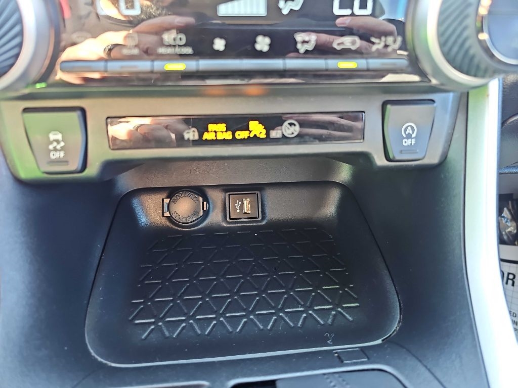 Toyota RAV4 XLE AWD (Natl) 2024