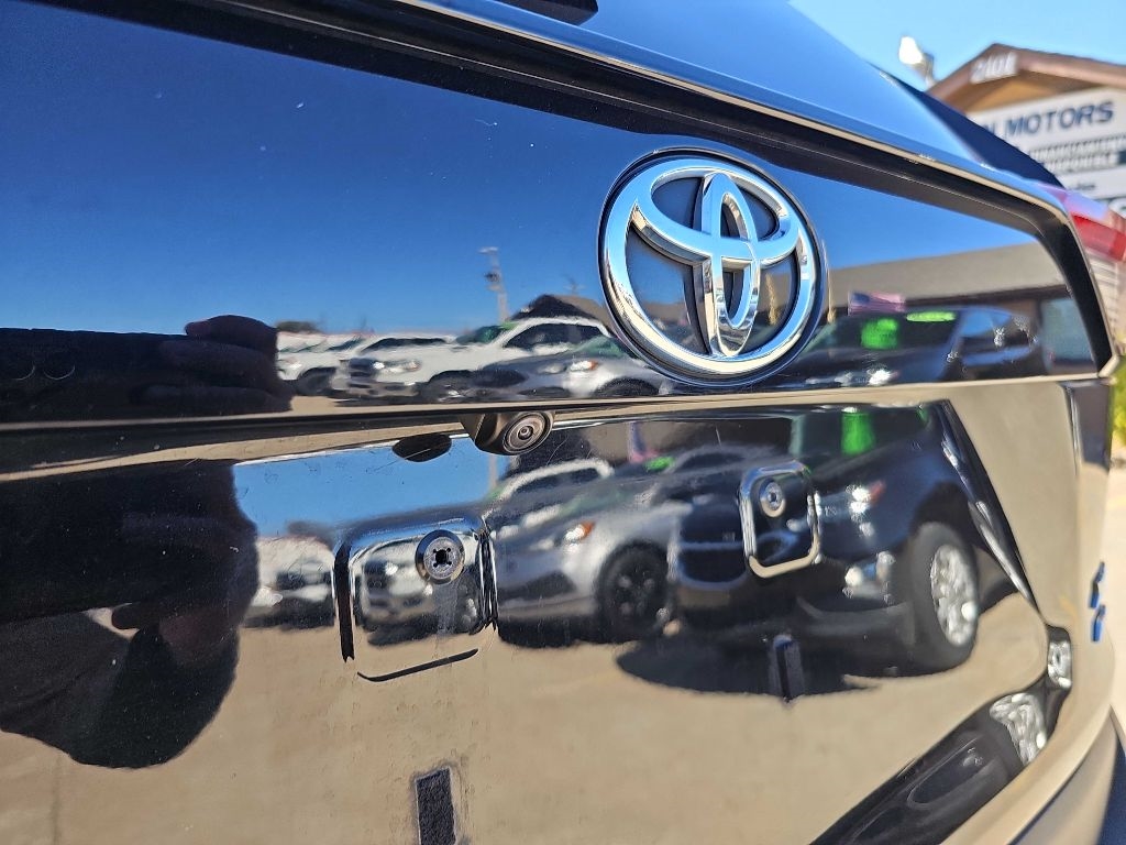 Toyota RAV4 XLE AWD (Natl) 2024