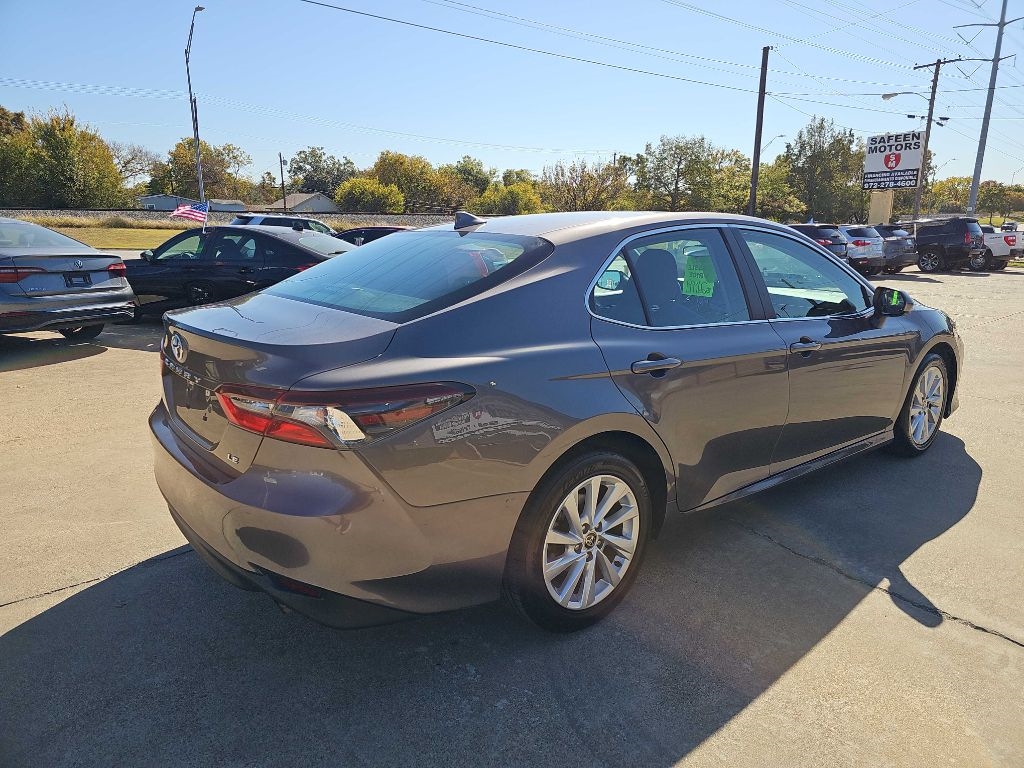 2023 Toyota Camry LE photo 4