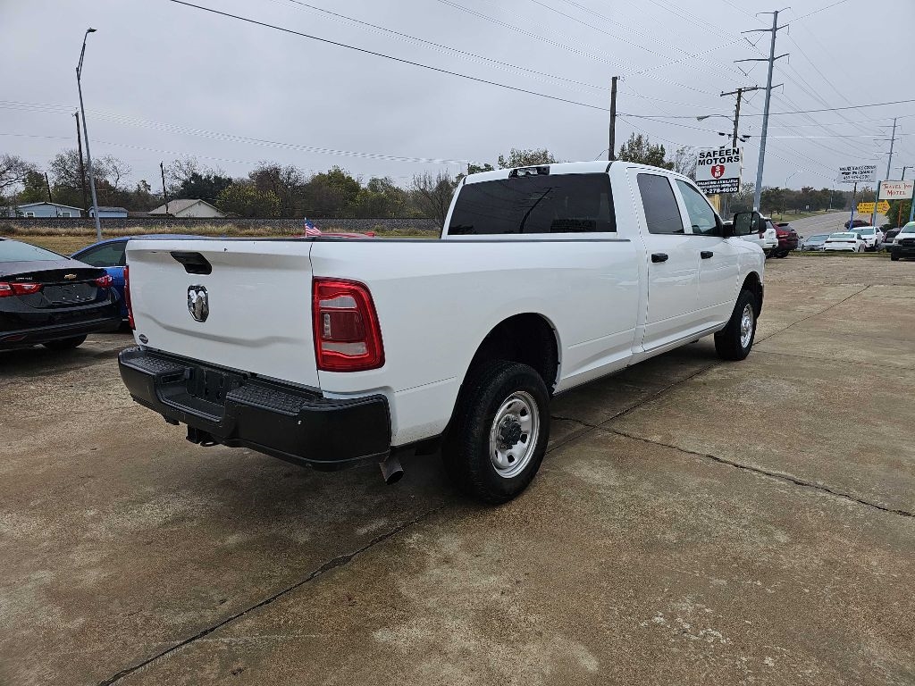 RAM 2500 Tradesman 4x2 Crew Cab 8' Box 2022