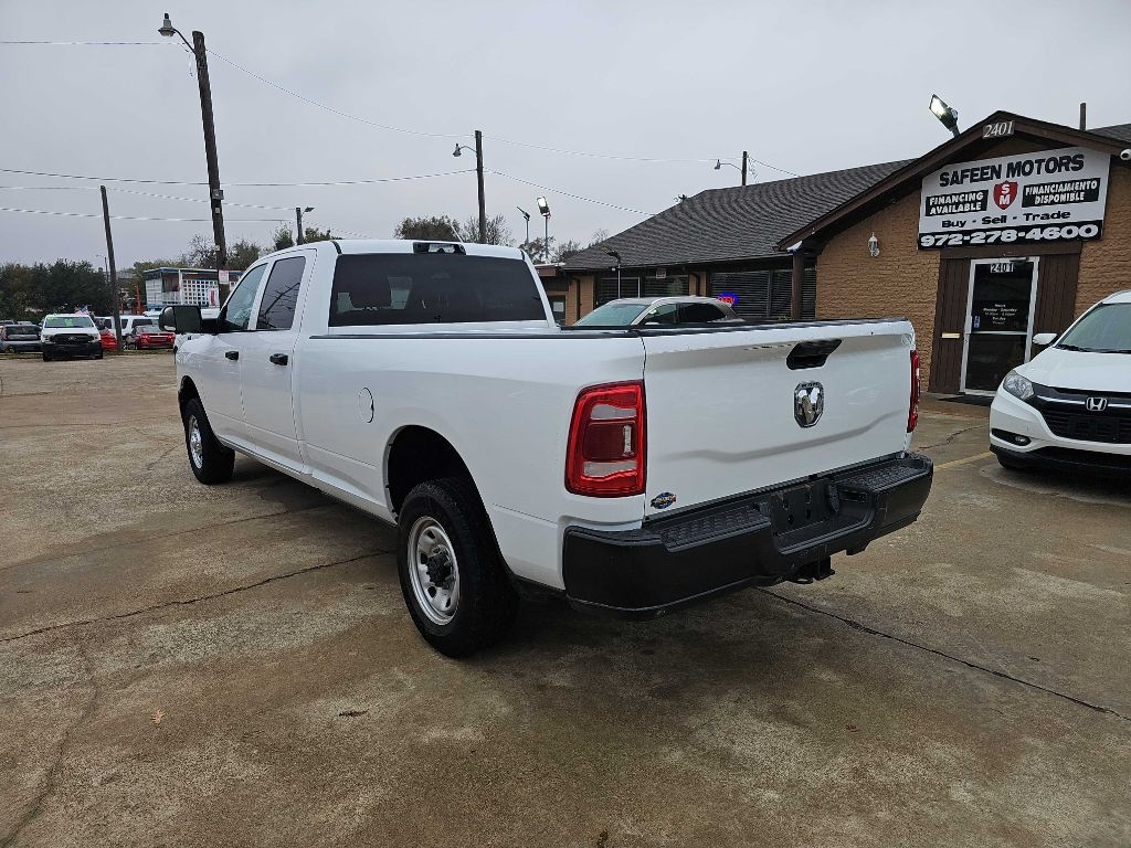 RAM 2500 Tradesman 4x2 Crew Cab 8' Box 2022