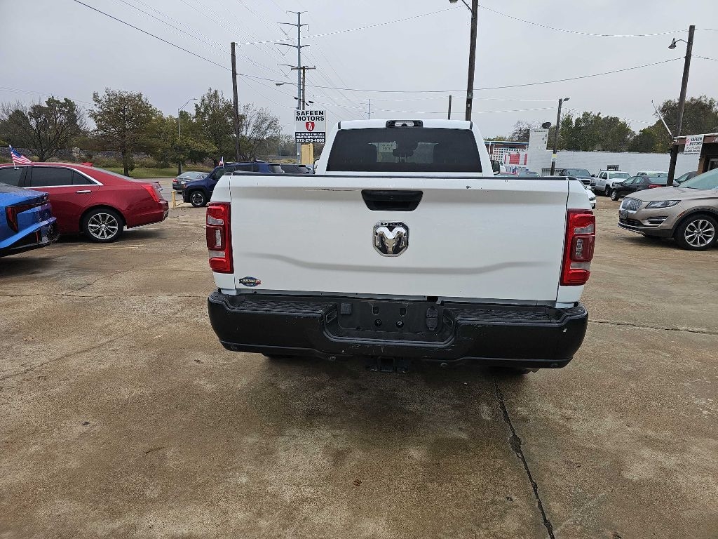 RAM 2500 Tradesman 4x2 Crew Cab 8' Box 2022