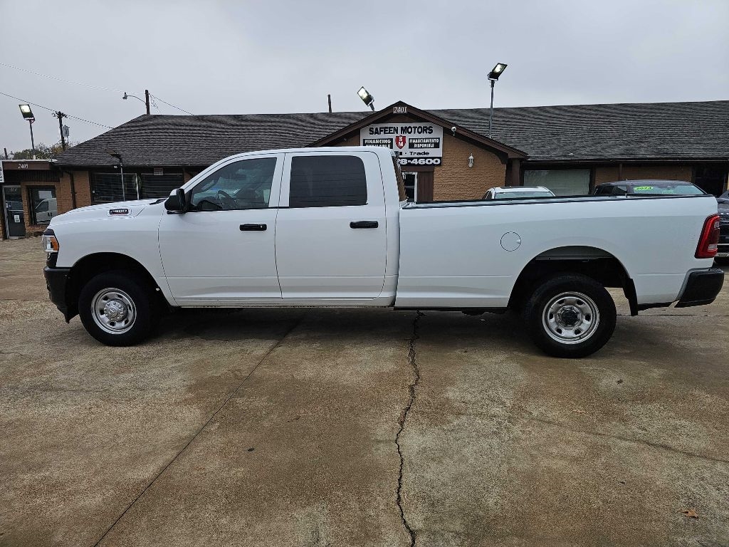 RAM 2500 Tradesman 4x2 Crew Cab 8' Box 2022