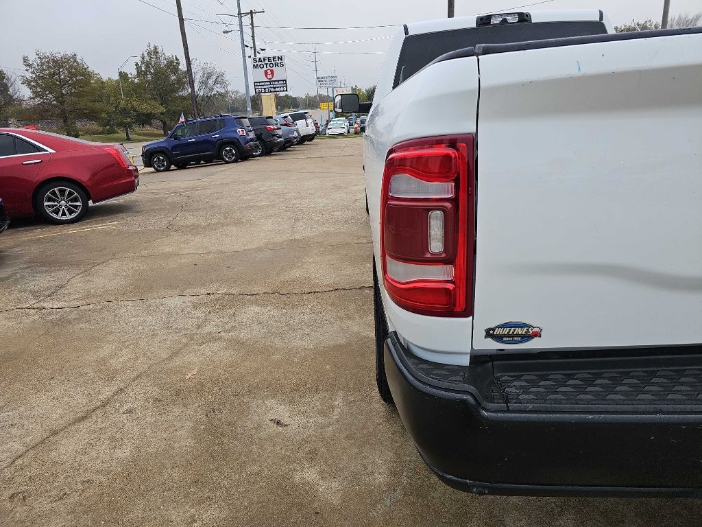 RAM 2500 Tradesman 4x2 Crew Cab 8' Box 2022