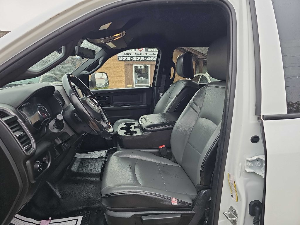 RAM 2500 Tradesman 4x2 Crew Cab 8' Box 2022