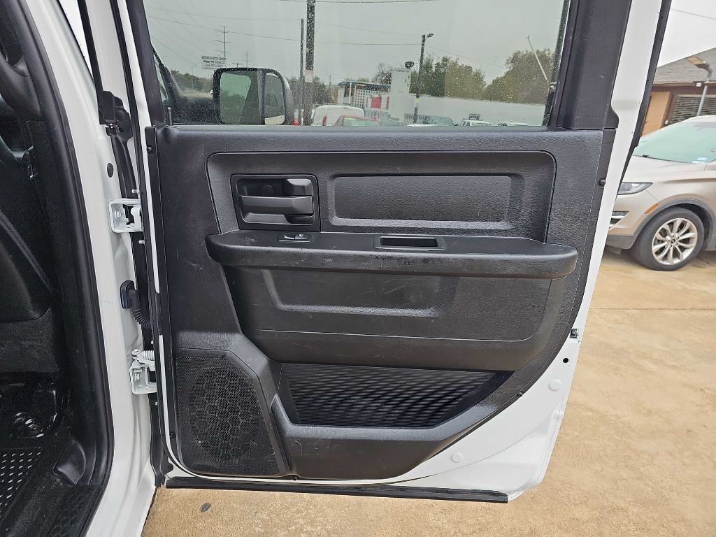 RAM 2500 Tradesman 4x2 Crew Cab 8' Box 2022