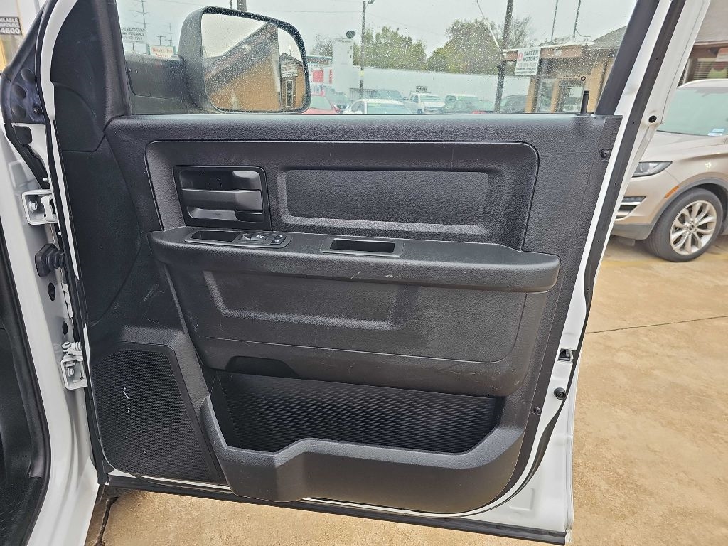 RAM 2500 Tradesman 4x2 Crew Cab 8' Box 2022