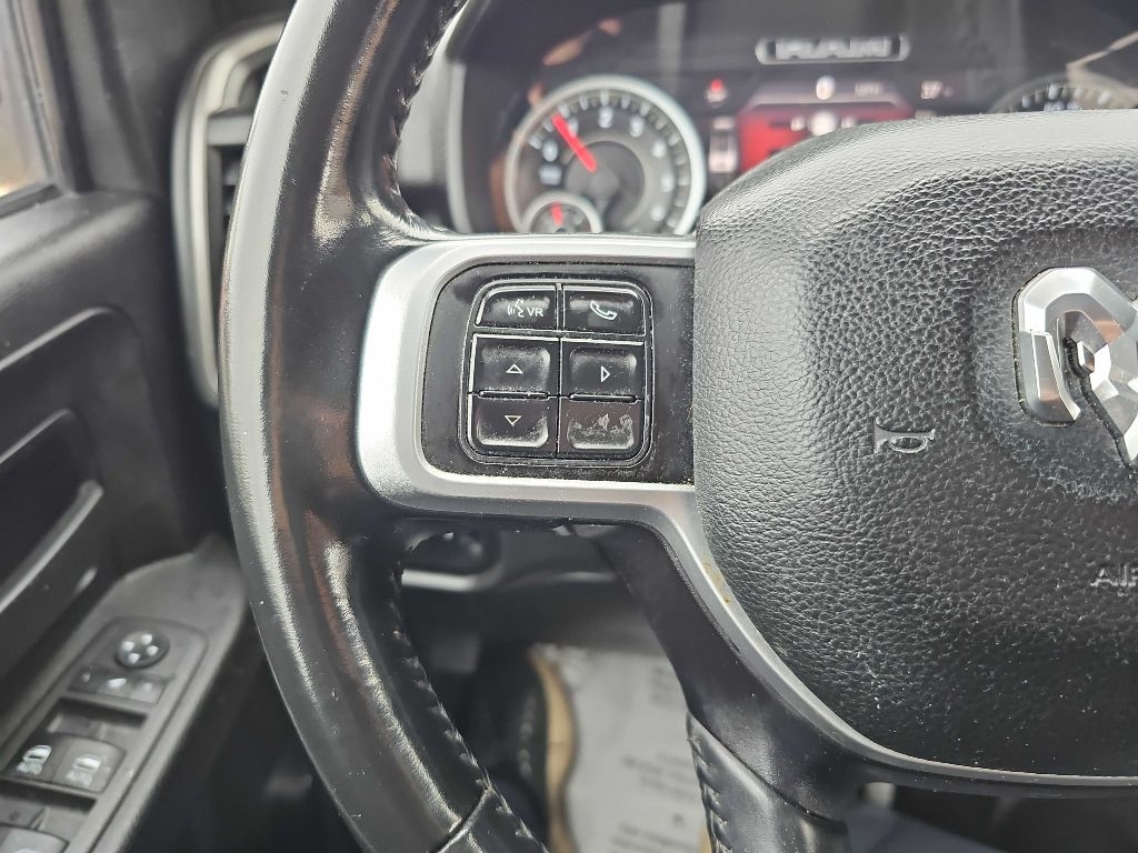 RAM 2500 Tradesman 4x2 Crew Cab 8' Box 2022