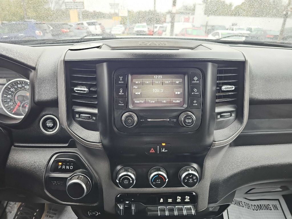 RAM 2500 Tradesman 4x2 Crew Cab 8' Box 2022