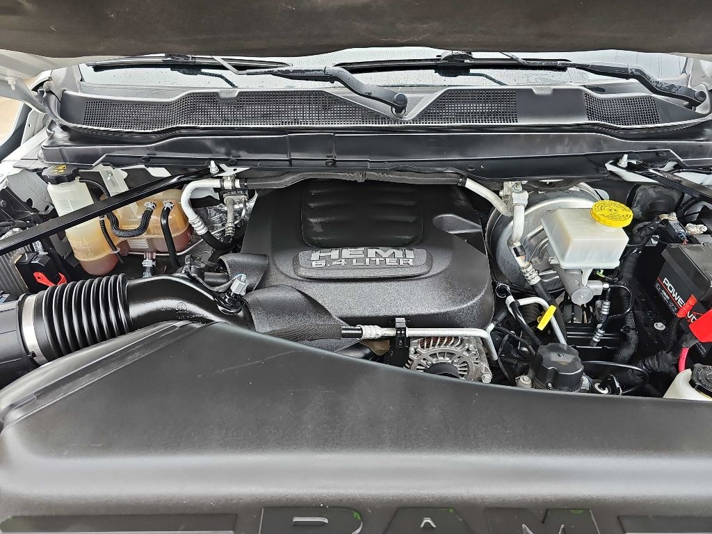 RAM 2500 Tradesman 4x2 Crew Cab 8' Box 2022