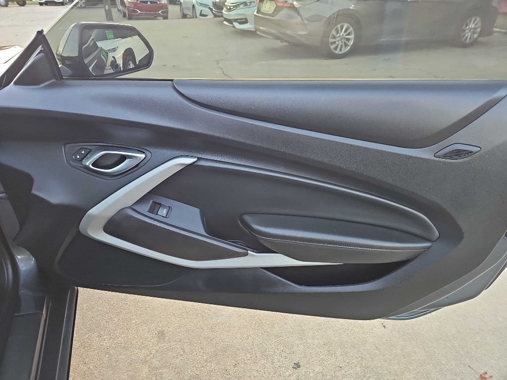 Chevrolet Camaro 2dr Cpe 1LT 2020