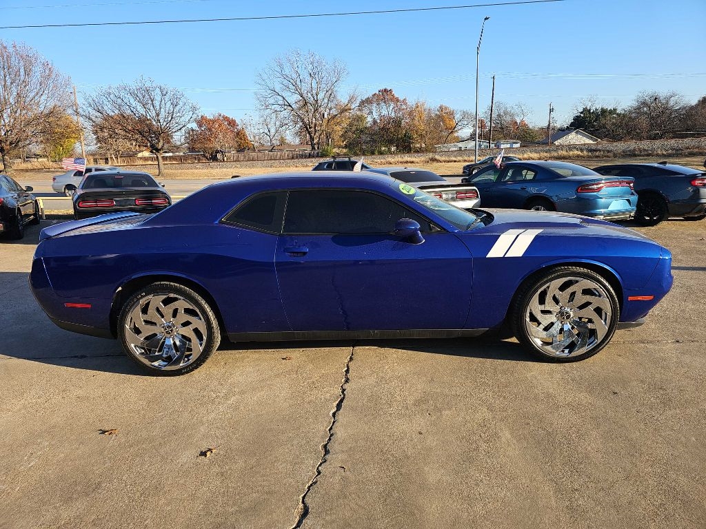 Dodge Challenger SXT RWD 2020