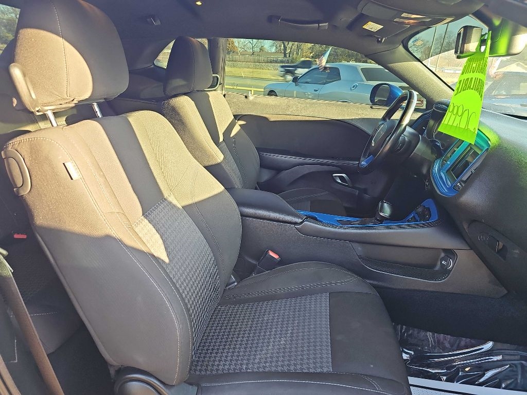 Dodge Challenger SXT RWD 2020