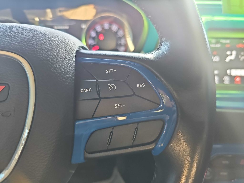 Dodge Challenger SXT RWD 2020