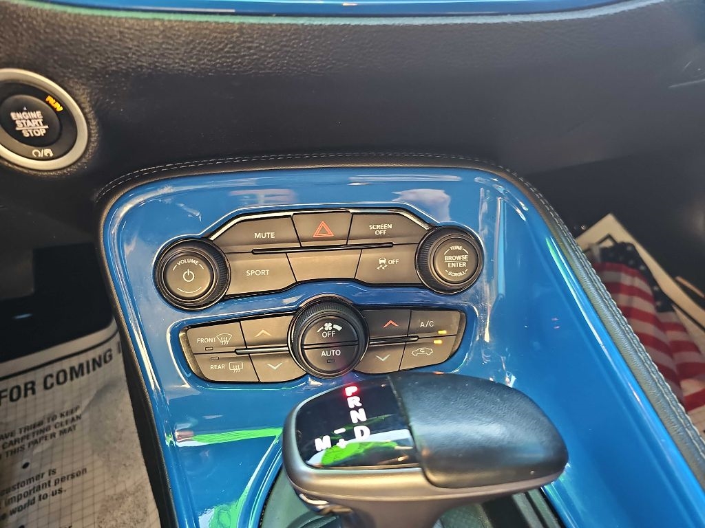 Dodge Challenger SXT RWD 2020