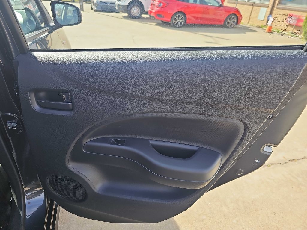 Mitsubishi Mirage ES CVT 2024