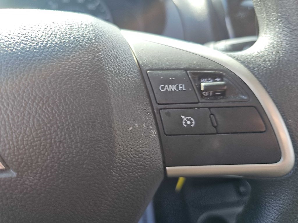 Mitsubishi Mirage ES CVT 2024