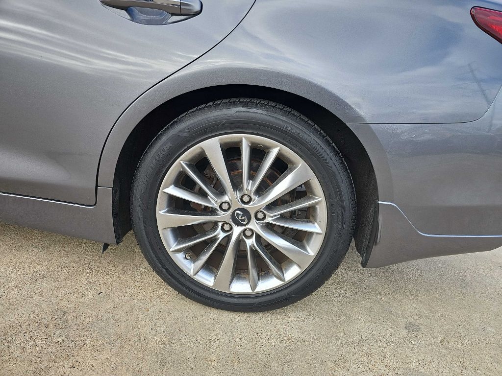 Infiniti Q50 3.0t LUXE AWD 2018