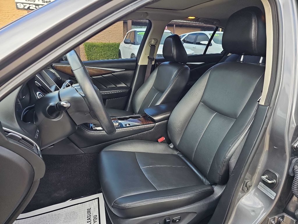 Infiniti Q50 3.0t LUXE AWD 2018