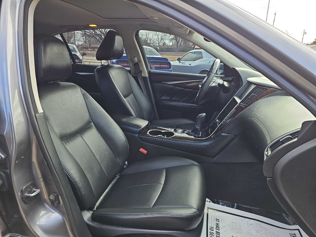 Infiniti Q50 3.0t LUXE AWD 2018