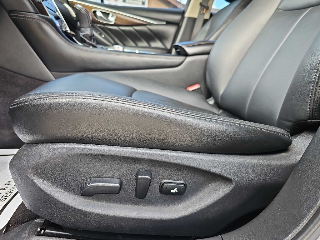 Infiniti Q50 3.0t LUXE AWD 2018