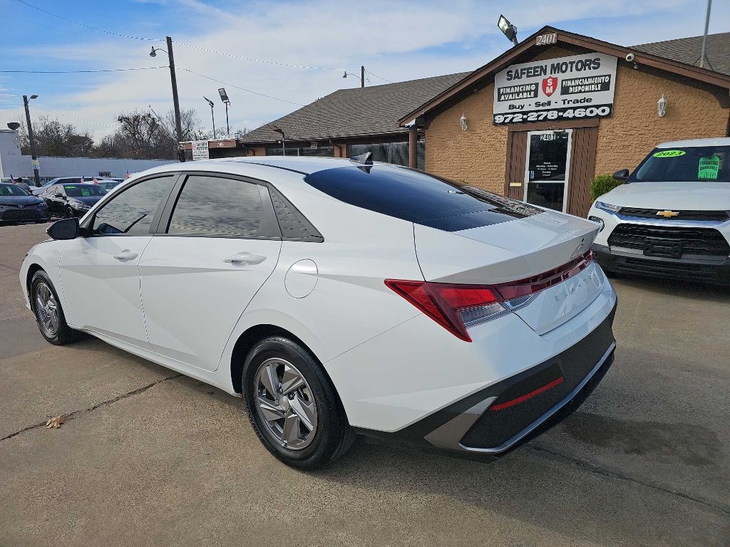 Hyundai Elantra SE IVT 2025
