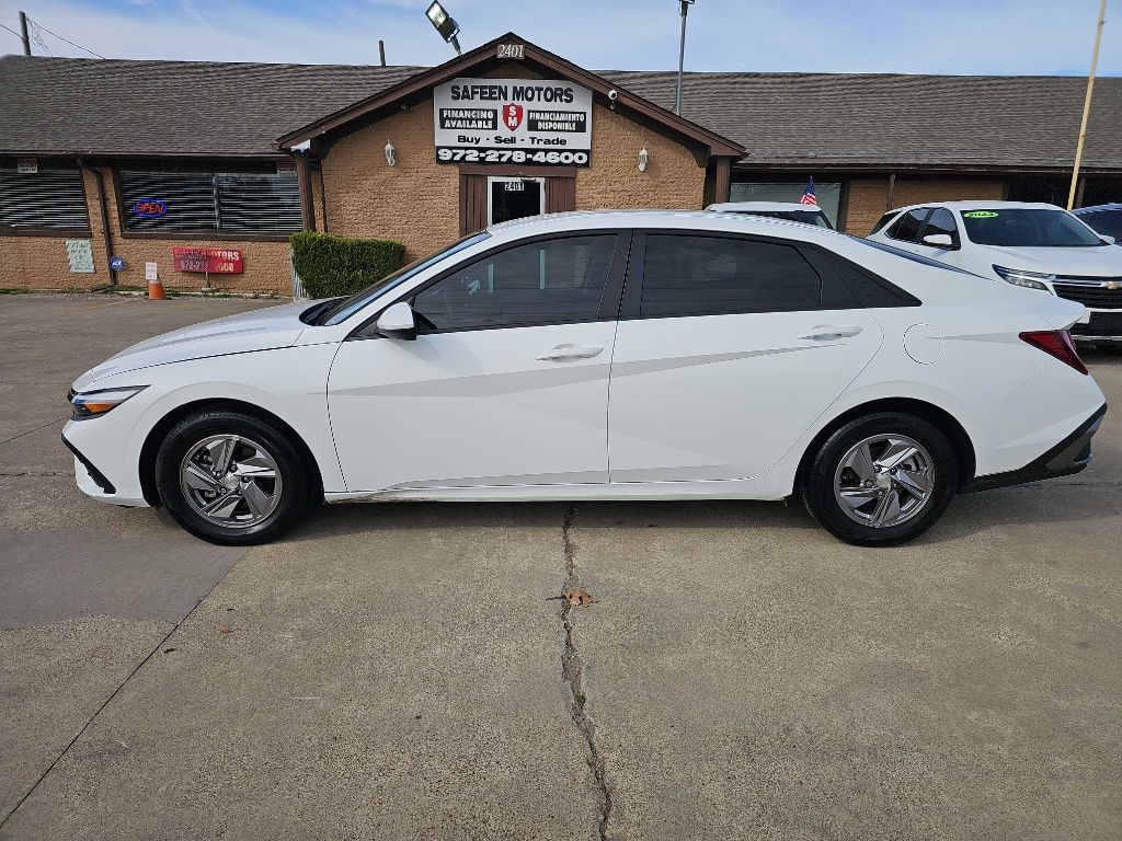 Hyundai Elantra SE IVT 2025