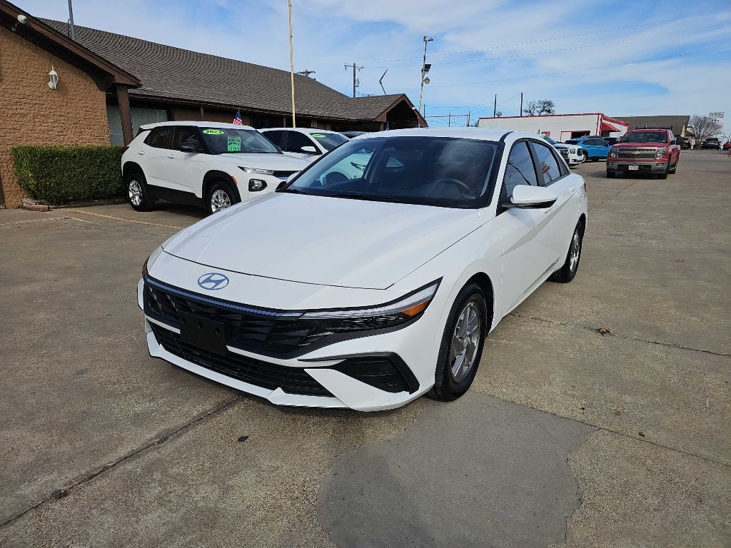 Hyundai Elantra SE IVT 2025